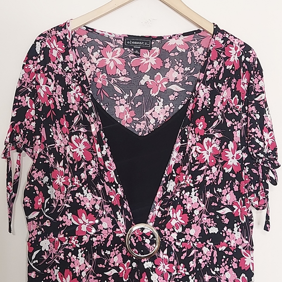 Elements Floral Layered Look Keyhole Sleeve Blouse - Picture 4 of 12